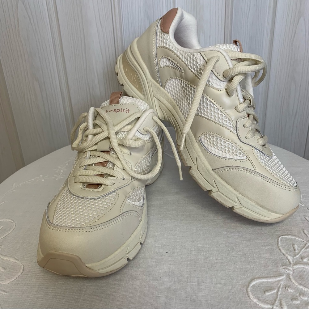 Easy Spirit Women's Barbeau3 Sneakers
